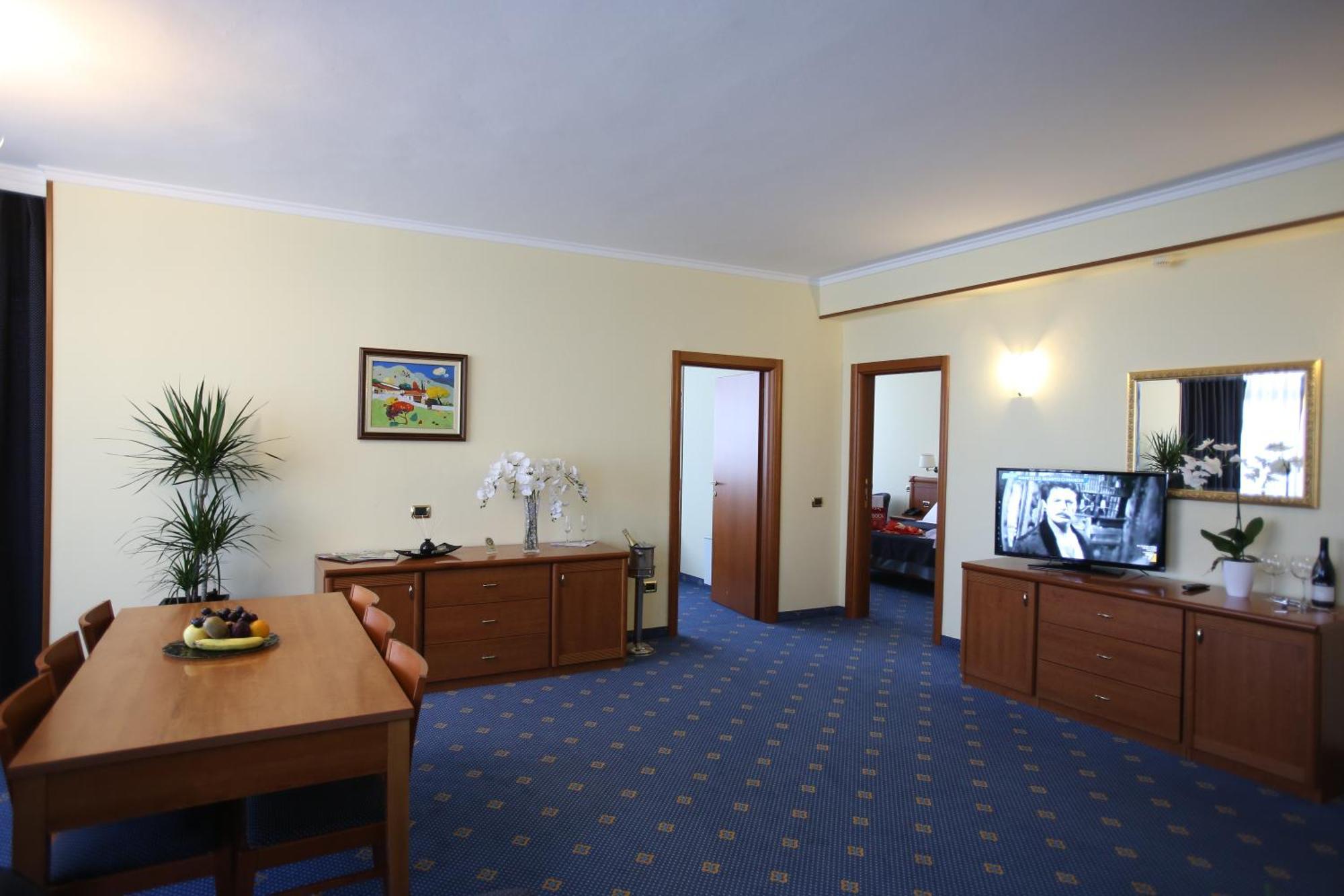 Hotel Continental Vorë Habitación foto